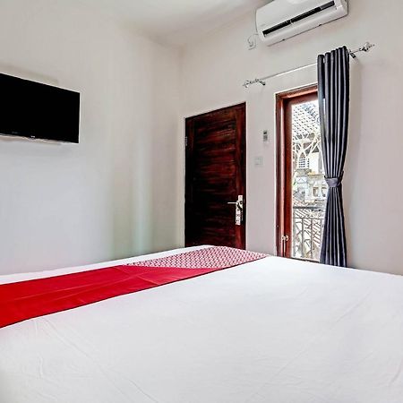 Oyo 91080 Kubu D&D Guesthouse Seminyak Esterno foto