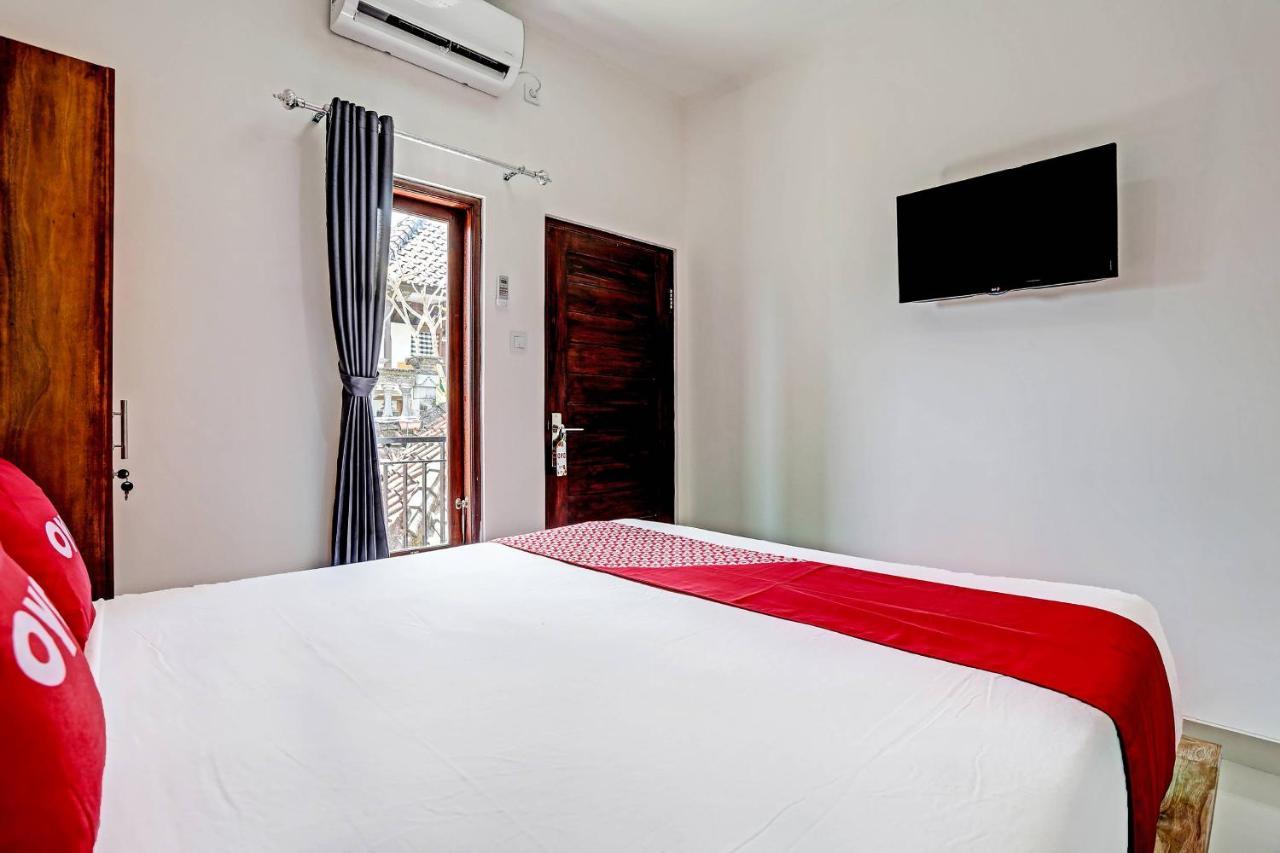 Oyo 91080 Kubu D&D Guesthouse Seminyak Esterno foto