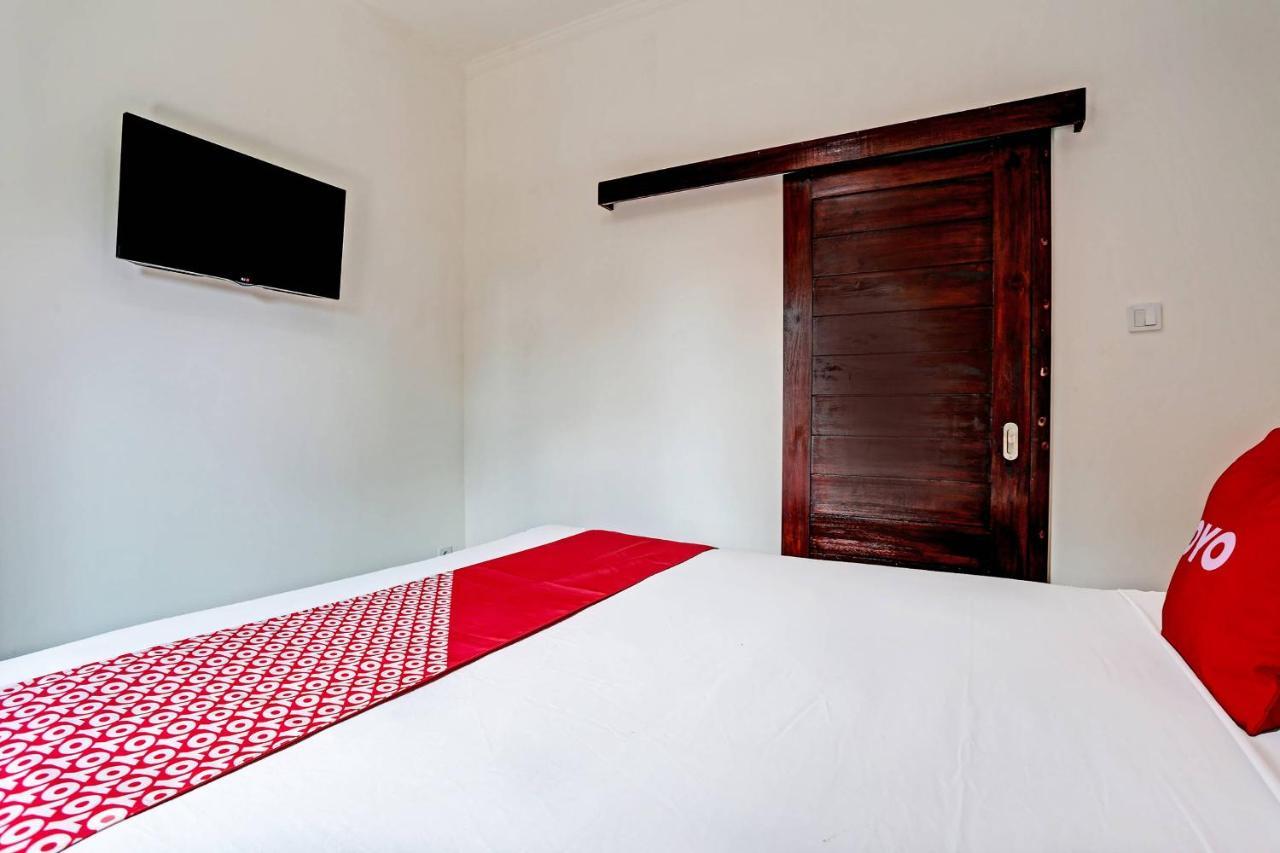 Oyo 91080 Kubu D&D Guesthouse Seminyak Esterno foto